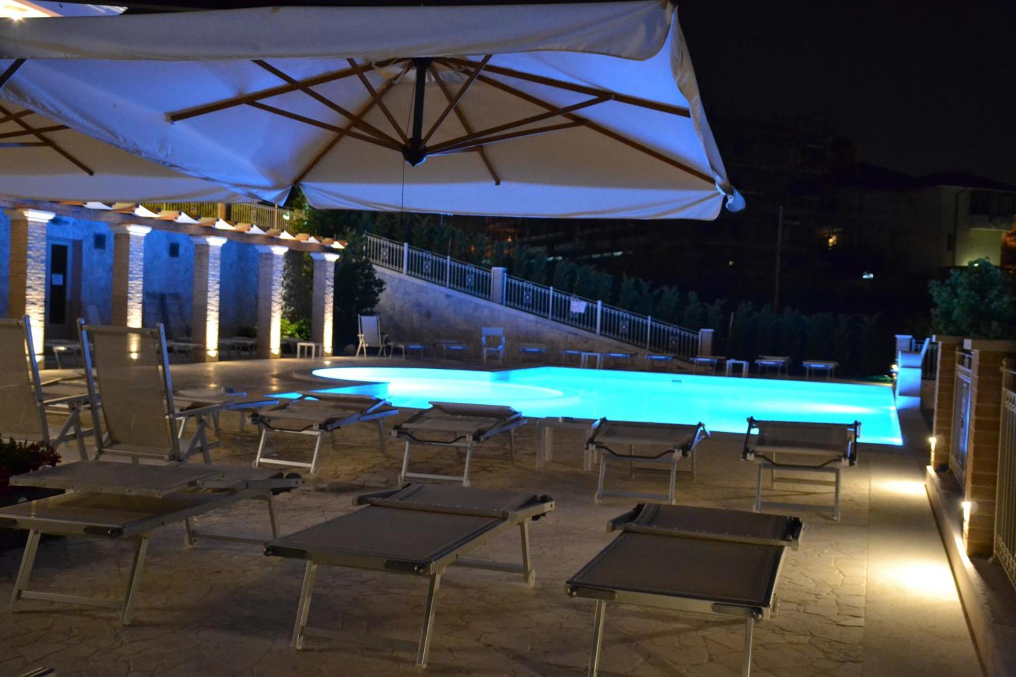 Incantea Resort Tortoreto Extérieur photo