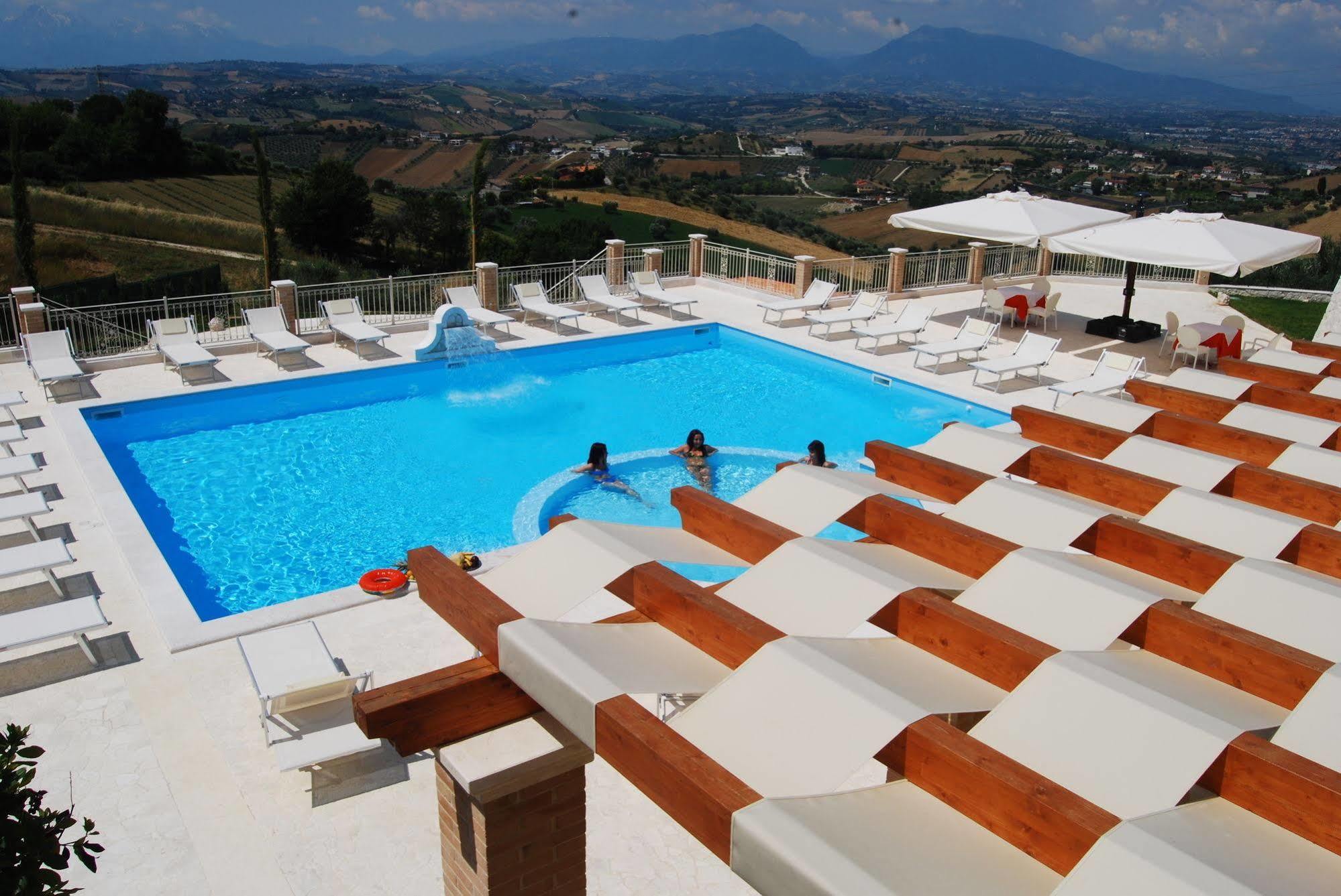 Incantea Resort Tortoreto Extérieur photo